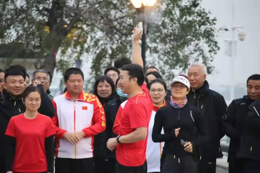 “燃爆！”這場(chǎng)迷你馬拉松激情開跑